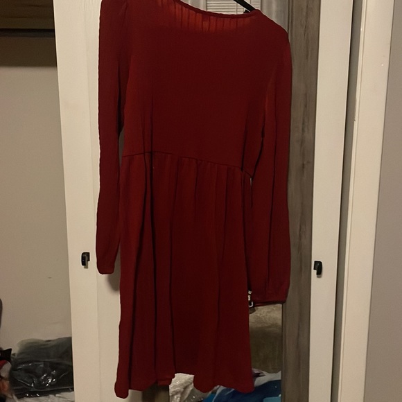 Dark Red Long Sleeved Dress - Picture 2 of 2
